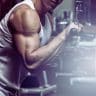 Une série d'exercices innovants pour renforcer et sculpter vos triceps, y compris des mouvements de musculation ciblés et des techniques de fitness avancées.